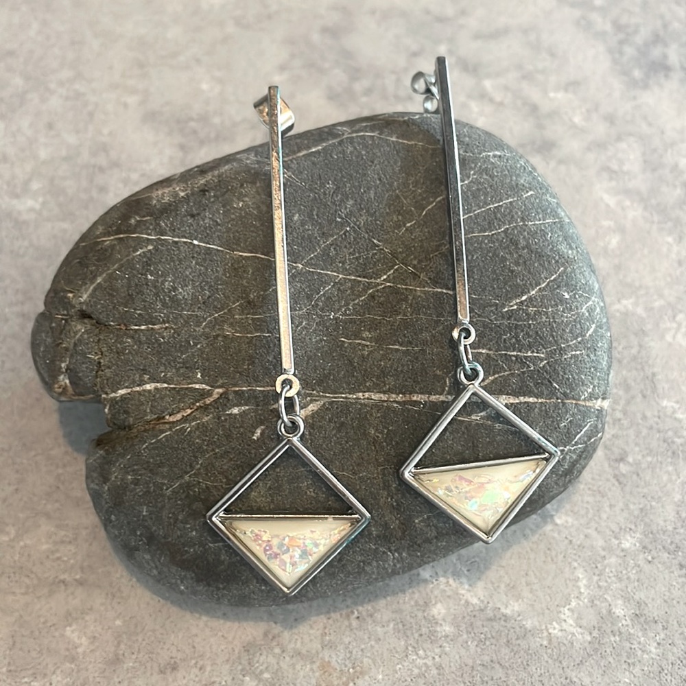 Hanging silver white confetti earrings